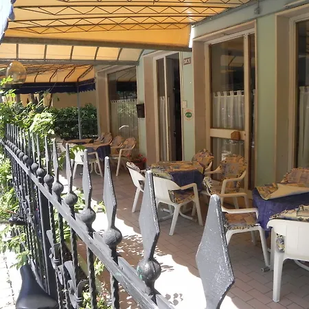 Hotel Antonella 3*